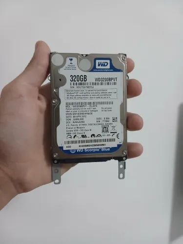 HD para notebook 320GB SATA 2.5 já com a aste