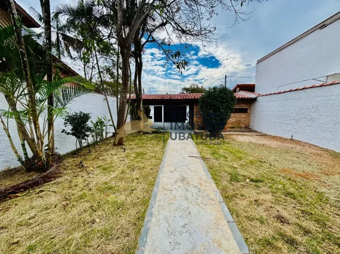 Casa para locação definitiva com 3 dormitórios na Barra da Lagoa - Ubatuba SP