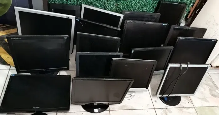 Vários Monitores a partir de 50 reais