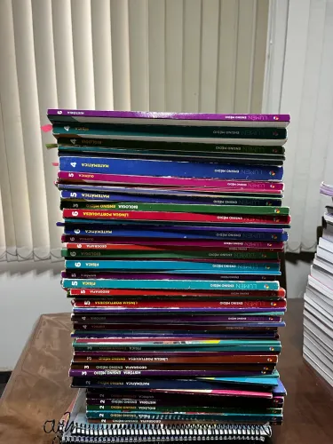Coleção completíssima de livros didáticos