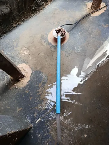 Manutenção e limpeza de poço.
