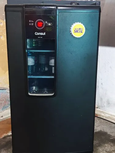 Cervejeira Consul Frost Free preta 