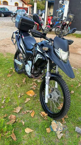 Honda XRE 300 - Preta