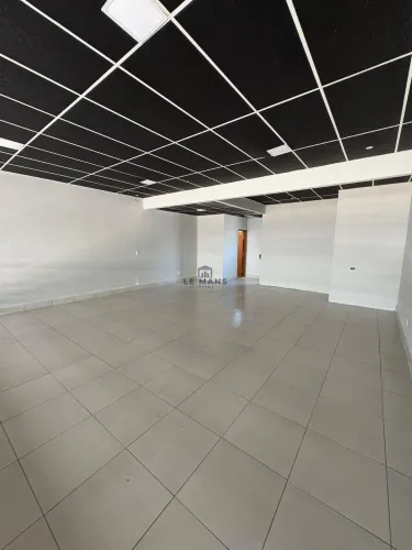 Salão comercial para alugar no bairro Vila Sônia em Piracicaba/SP