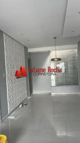 Vendo excelente casa em rua pública no bairro Serraria Brasil.