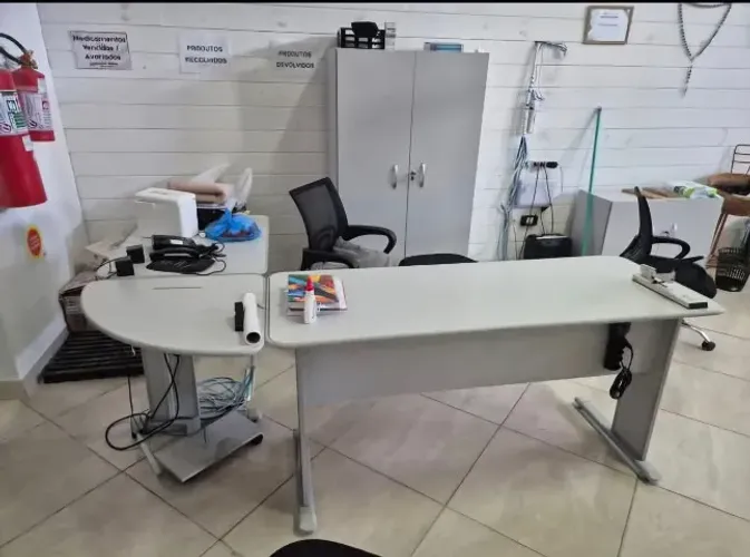 Mesa estação de trabalho em L para escritório