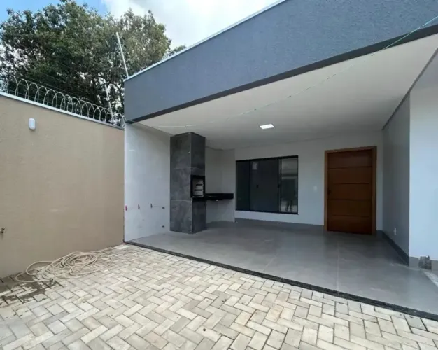 1404 sul , ARSE 141 , casa  3/4 sendo 1 suíte Sala de Tv c pé direito duplo 4.20mt,