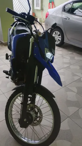 Moto Lander em ótimas condição de uso