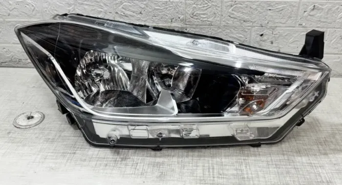 farol direito Nissan kicks 2017/2021 original