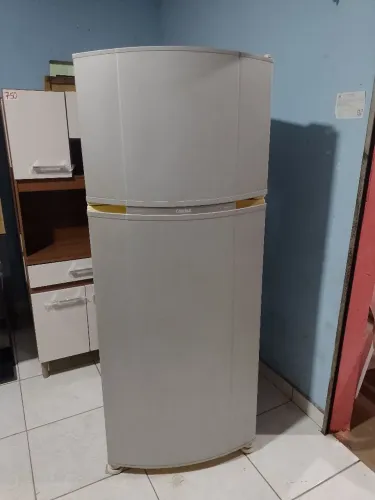 GELADEIRA CÔNSUL FROST FREE GELO SECO COM MARCAS DE USO PORÉM GELANDO PERFEITAMENTE