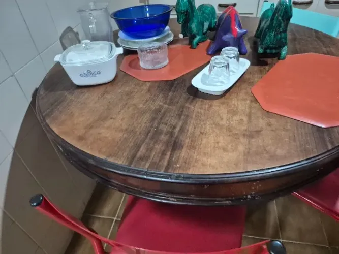 Mesa de Jantar antiguidade, em madeira