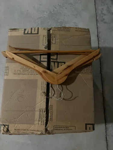 Cabides para loja