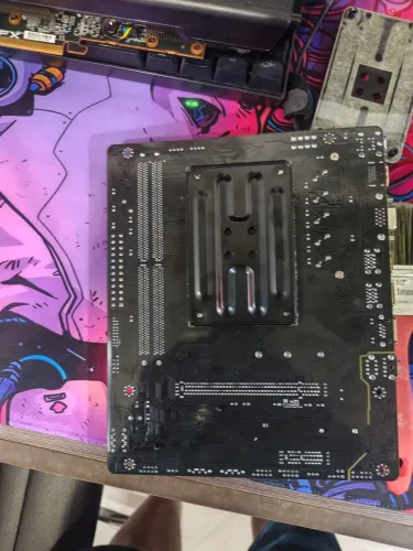Placa mãe B450m mancer em perfeito estado funcionando tudo