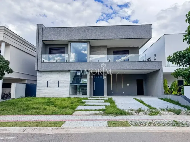 CASA EM CONDOMÍNIO DE ALTO PADRÃO COM 4 SUÍTES PISCINA E 6 VAGAS EM SANTANA DE PARNAÍBA/SP
