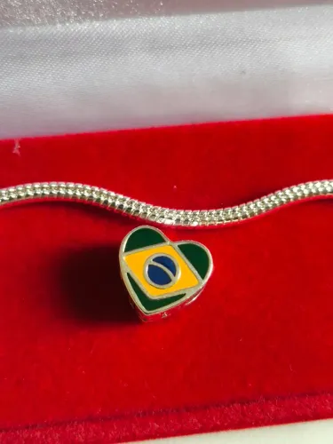 Berloque prata Brasil