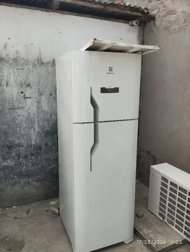 Vendo essa linda geladeira