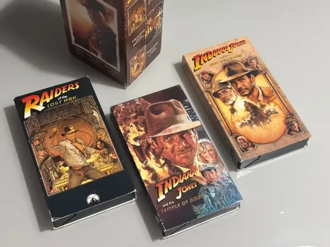 Box VHS Indiana Jones - Trilogia (Importado, em Inglês) - Fita Original