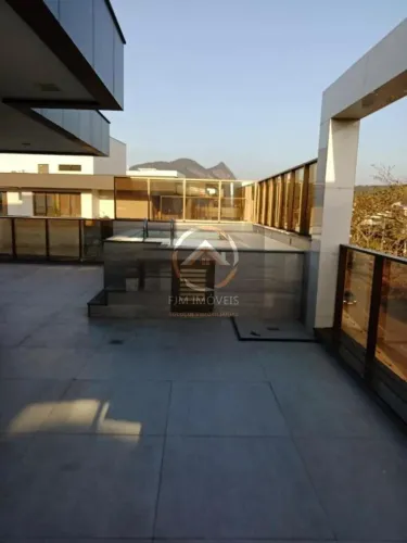 Cobertura à Venda em Camboinhas, Niterói | 4 Quartos, 320m²
