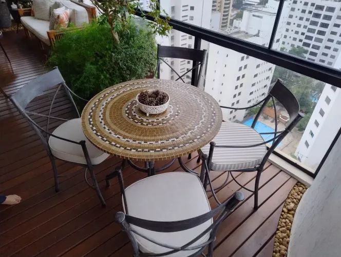Conjunto varanda alumínio + mosaico + estofados Donatelli em perfeito estado