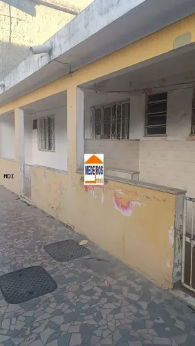Casa para Locação em Belford Roxo, Areia Branca, 1 dormitório, 1 banheiro, 1 vaga