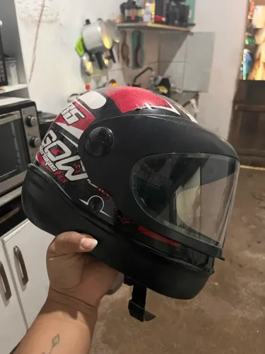 Capacete seminovo