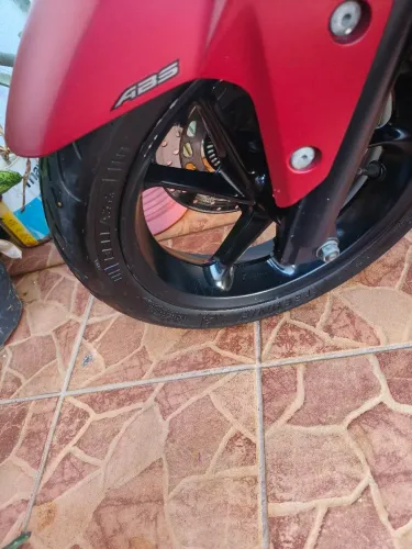 Vendo moto nova