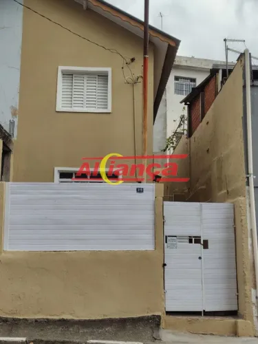 Casa 40m², com 1 quarto à locação no Macedo