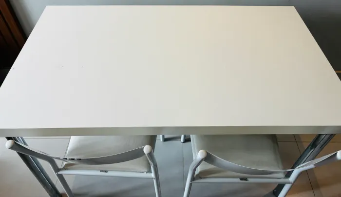 Mesa e cadeiras TokStok