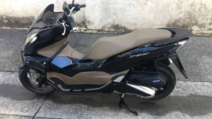 Pcx dlx 2025