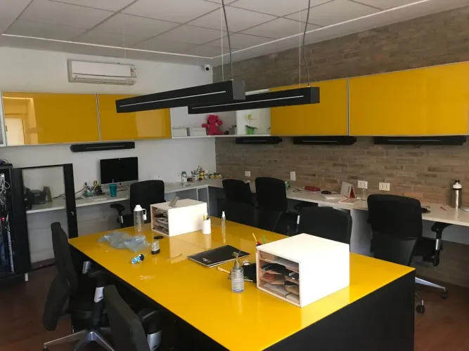 Por R$ 4.400 você renova os móveis do escritório com pronta entrega. Não vai perder, vai?