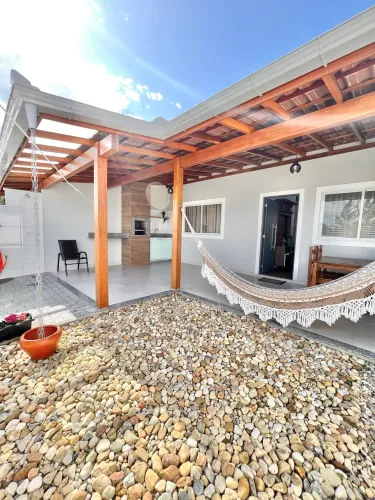 Linda casa na PRAIA DA PINHEIRA