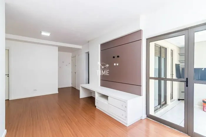 Apartamento com 3 dormitórios para alugar, 78 m² por R$ 5.314/mês - Capão Raso - Curitiba/