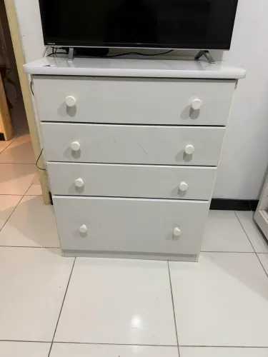 Cômoda branca 