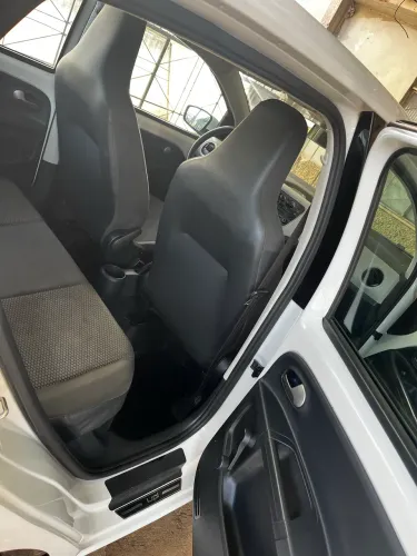 Volkswagen Up! Move 1.0 Total Flex 12V 5P 2015