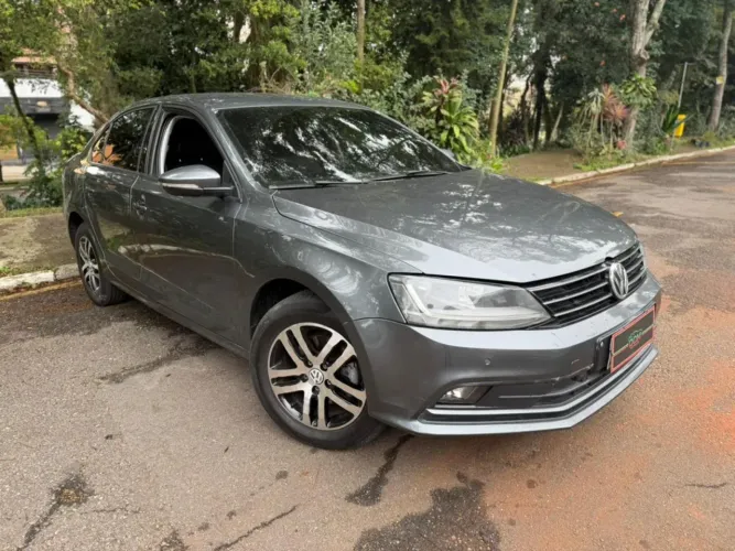 Volkswagen Jetta Comfortline 1.4 TSI 16V 4P Aut. 2018