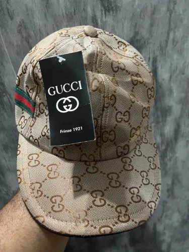 Boné gucci novo