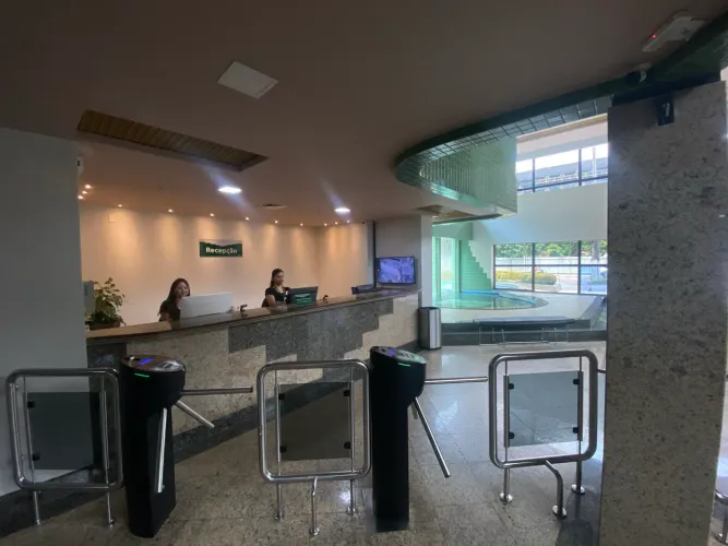 Alugo Sala Comercial 32m2 - Adrianópolis - Trade Center