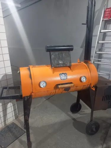 Churrasqueira defumadora de carnes