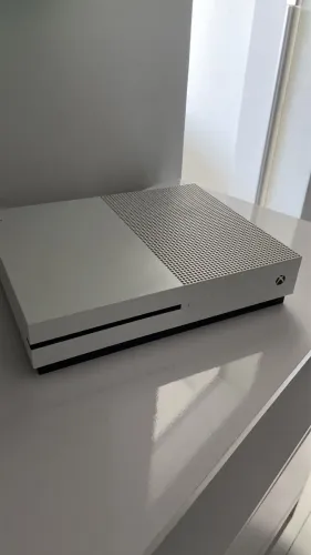 Vendo XBOX ONE 1TB ZERADO sem marcas!!!!