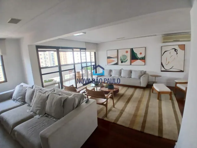 Apartamento em Moema com 230m², com 03 dormitórios, sendo 03 suites e 4 vagas de garagem