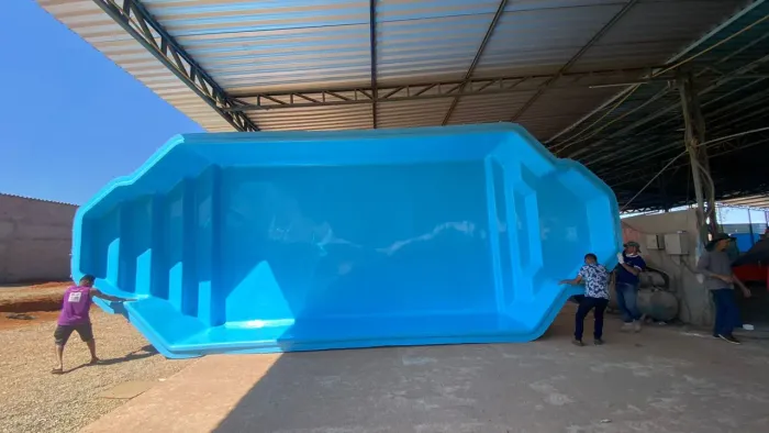 Piscina de fibra 10 metros vênus 10.00x4.00x1.40......