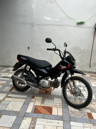 Vende-se moto com documentação em dias