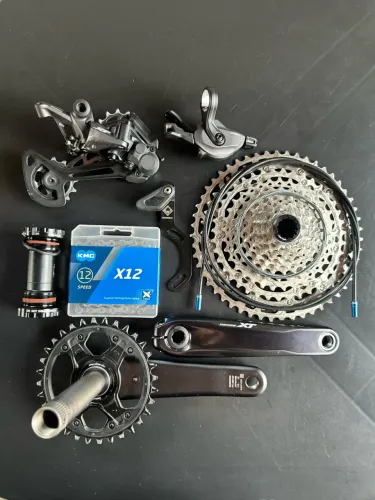 Relação Shimano deore XT M8100 12 com pedivela