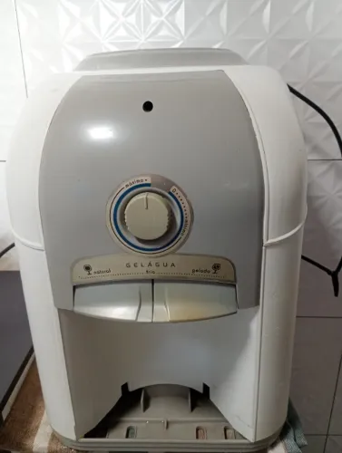 Bebedouro mesa Esmaltec compressor