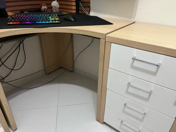 Mesa de canto com gabinete/prateleiras + gaveteiro alta qualidade