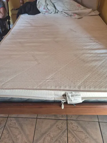 Cama de casal Niponflex com sistema integrado de massagens