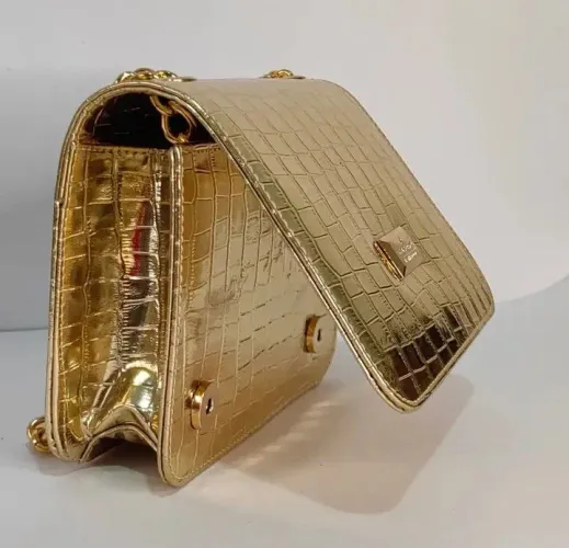 Vendo bolsa de festa da couro fino ?
