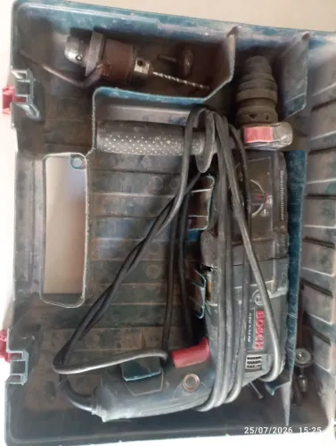 Furadeira de impacto Bosch