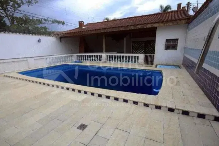 CASA à venda com piscina e 4 quartos em Peruíbe, no bairro Balneario Barra de Jangada