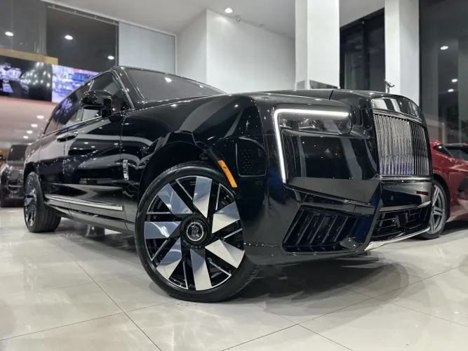 Rolls-Royce Cullinan 6.7 V12 AUT 2026